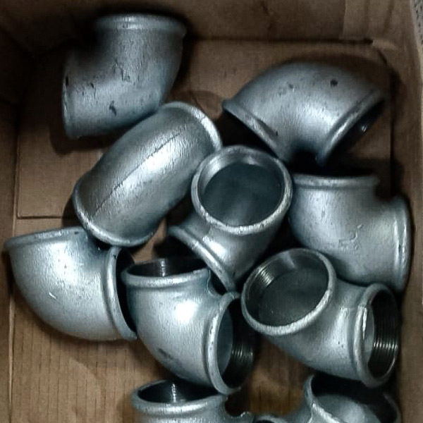 Угольник переходной чугунный ВР (ВН) Ду 20-15 (3/4-1/2)