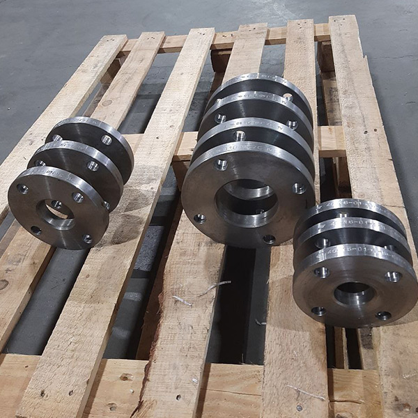 Плоский фланец из стали